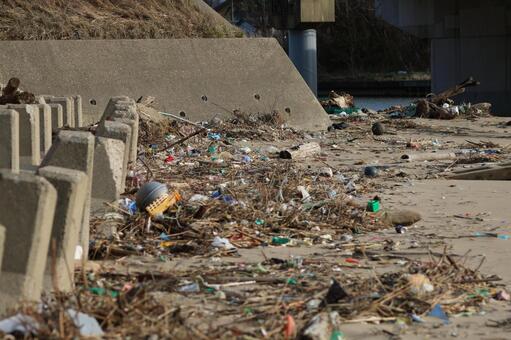 海岸に漂着したゴミ 漂着ゴミ,マイクロプラスチック,漂着物の写真素材