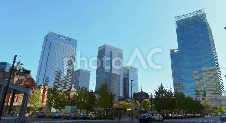 青空と高層ビル群　東京・丸の内の風景 青空,高層ビル,丸の内の写真素材