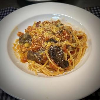 茄子とベーコンのトマトパスタ 茄子とベーコンのトマトパスタ 旦那飯,男の料理,手料理の写真素材
