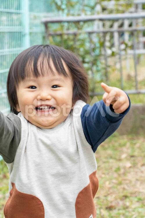 笑顔の男の子 男の子,子供,幼児の写真素材