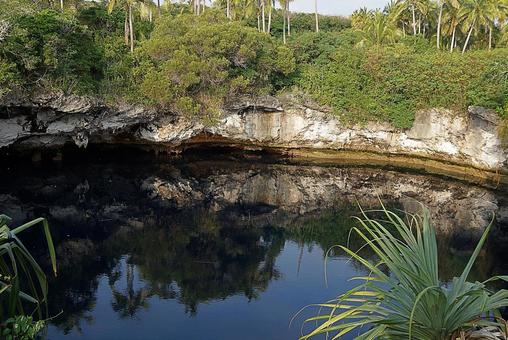 ニューカレドニア532　亀の洞窟の写真