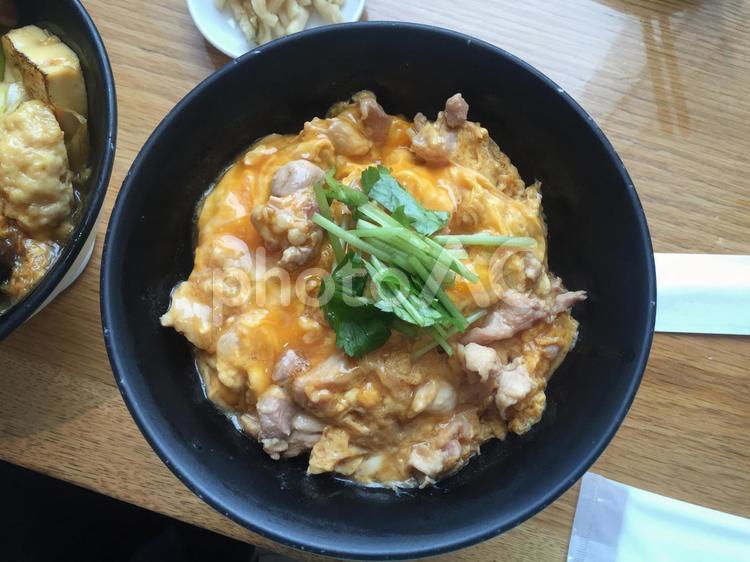 半熟卵の親子丼 breakfast,delicious,dinnerの写真素材
