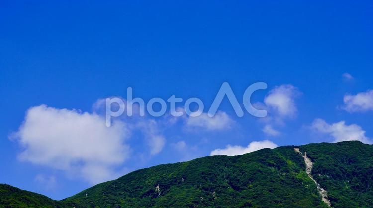 東京都伊豆諸島新島の山（北峰）と空 新島,北峰,山の写真素材