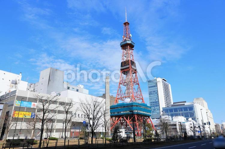 朝の創成川公園とテレビ塔(春) 青空,川,テレビ塔の写真素材