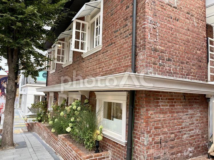 レンガの建物 レンガ,建物,街並みの写真素材