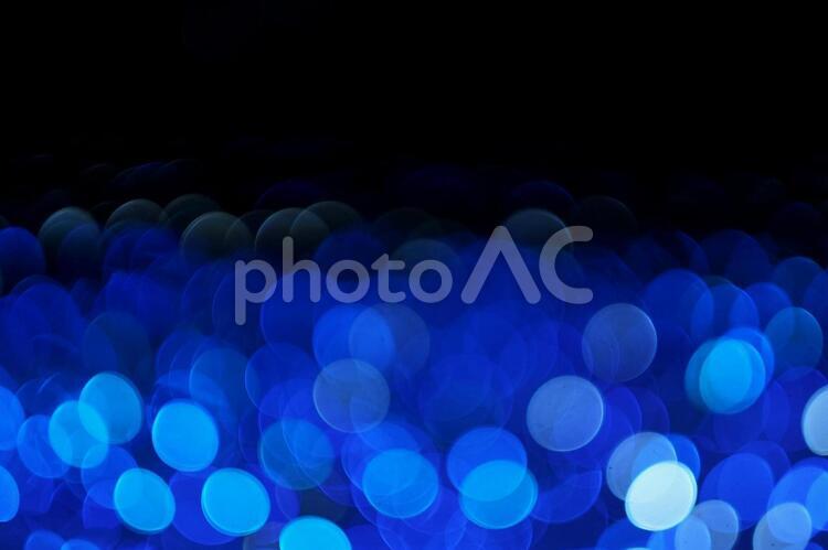きらきらした青い玉ボケ 玉ボケ,キラキラ,照明の写真素材