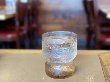 お冷 水,お冷,ミネラルウォーターの写真素材