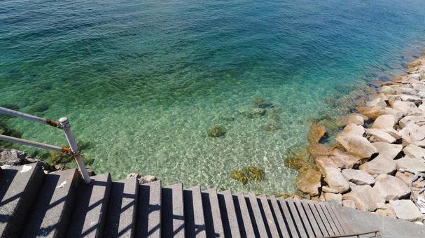 すっごい透明!真夏の瀬戸内海 すっごい透明!真夏の瀬戸内海 エメラルドグリーン,海,夏の写真素材