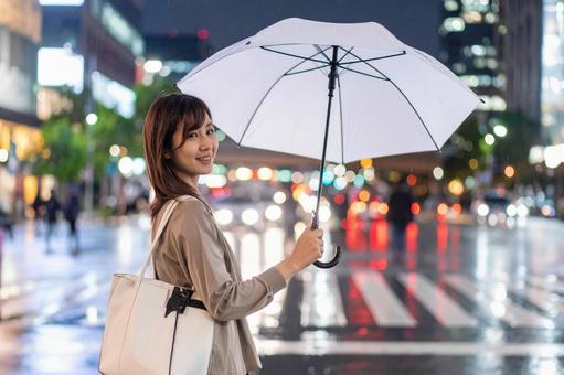 雨の日のビジネス街 雨の日のビジネス街の写真