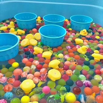 スーパーボールすくい　お祭り スーパーボールすくい,ボール,アヒルの写真素材