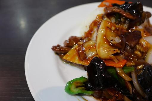 中華料理店のやわらか牛肉飯 中華料理店のやわらか牛肉飯 牛肉飯,牛肉,ピーマンの写真素材