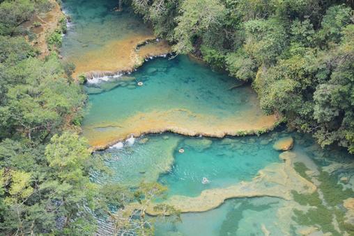 展望台から見たセムクチャンペイ 泉,川,川棚の写真素材