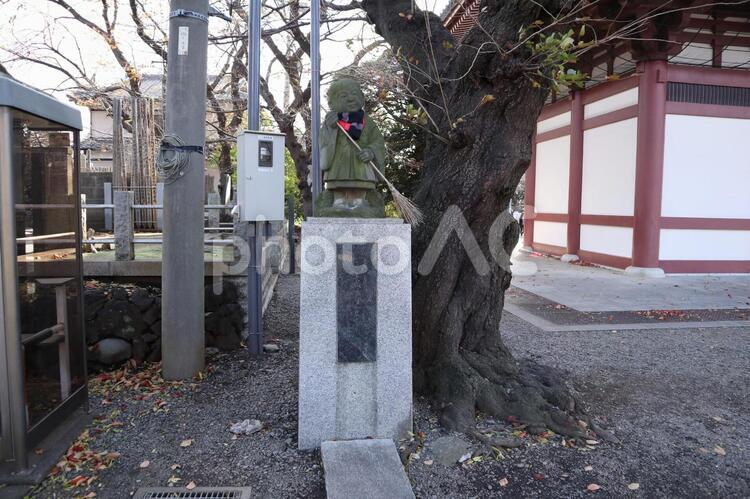 池上本門寺　地蔵 お地蔵さん,ほうき,パワースポットの写真素材