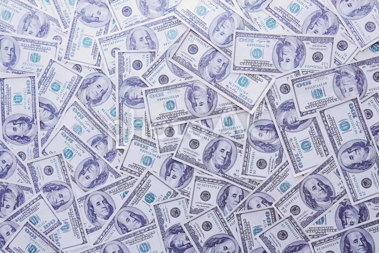 敷き詰められた100ドル札（濃いカラー）背景素材（３：２） お札,100ドル,100ドル札の写真素材