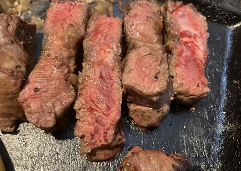レアステーキ ステーキ,霜降り肉,レアステーキの写真素材