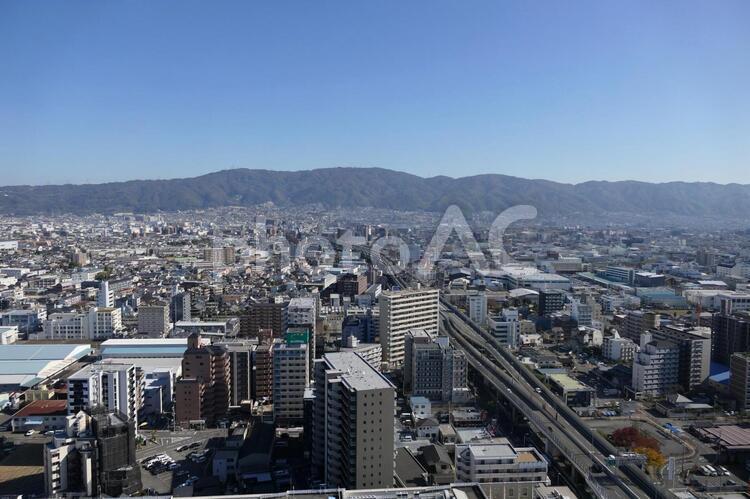 山と街の風景 山,街,空の写真素材