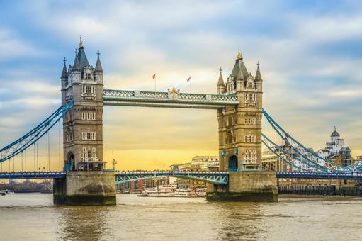 ロンドン塔橋全景 ロンドン塔橋全景 タワーブリッジ,ロンドン,イギリスの写真素材