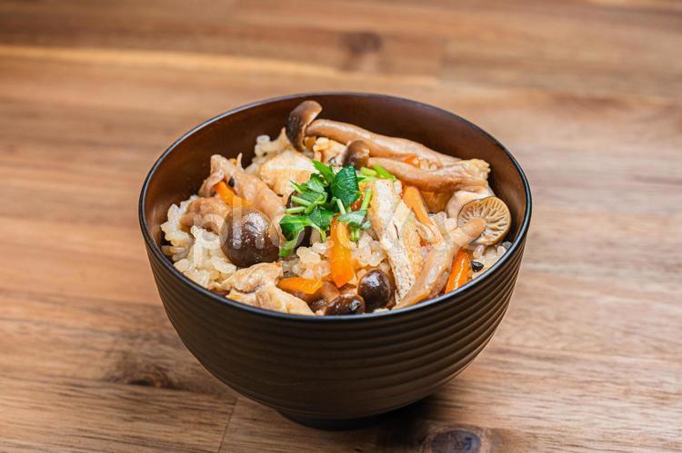 きのこ入り炊き込みご飯 炊き込みご飯,ご飯,米の写真素材