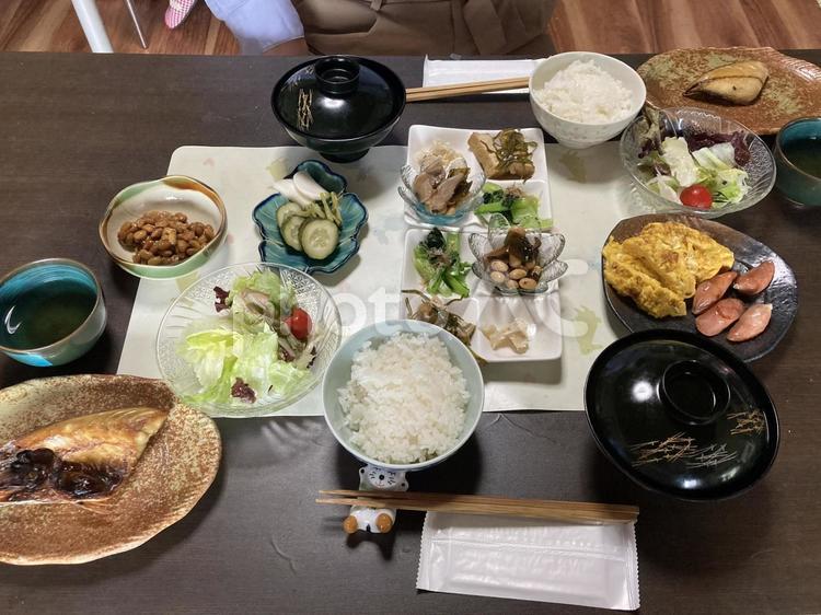 旅館の夕食 ご飯,ごはん,民泊の写真素材