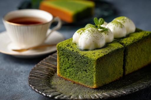 抹茶ケーキと紅茶-1の写真
