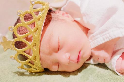 クラウンと新生児 新生児,クラウン,赤ちゃんの写真素材