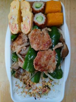 A bento box of gyoza filling and meat dumplings!, JPG