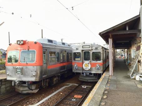 北陸鉄道石川線の鶴来駅 石川,石川県,北陸地方の写真素材