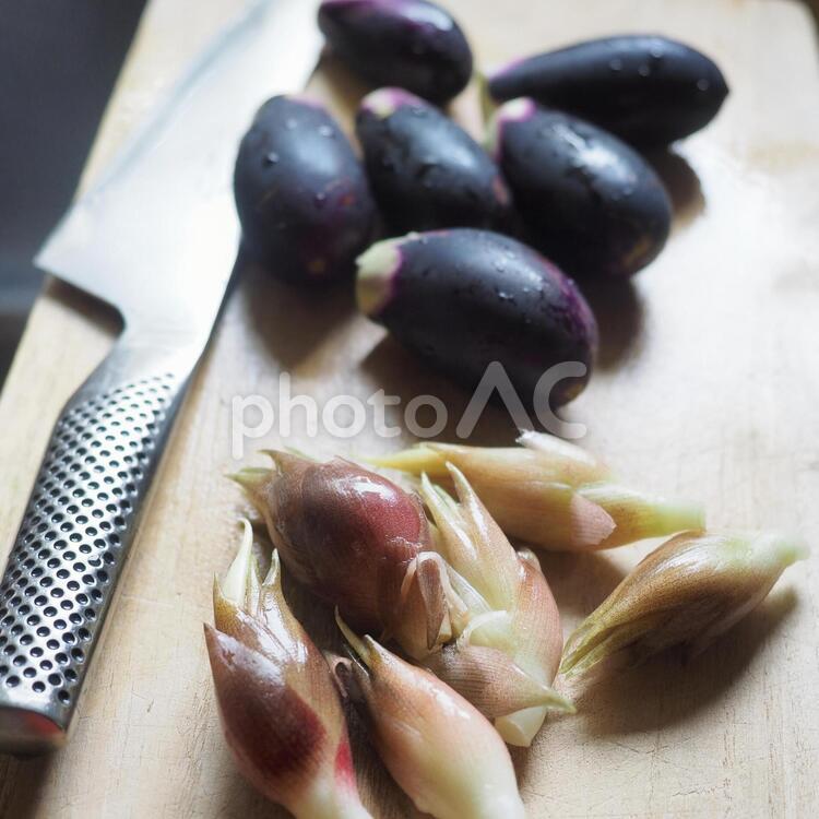 ミョウガとナス ミョウガ,ナス,キッチンの写真素材