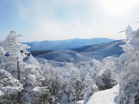 北横岳から見た八ヶ岳の雪景色 北横岳から見た八ヶ岳の雪景色 北横岳,八ヶ岳,北八ヶ岳の写真素材