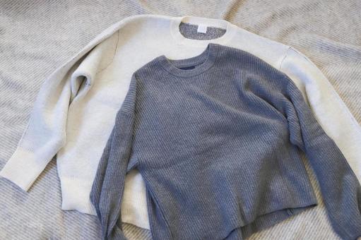 グレーと白のニット　冬服 ニット,冬服,グレーの写真素材