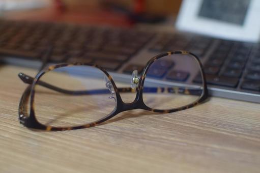 Photo, glasses, computer, keyboard, 