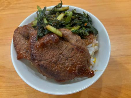 小さな焼肉丼ぶり 焼肉,丼ぶり,ミニ丼の写真素材