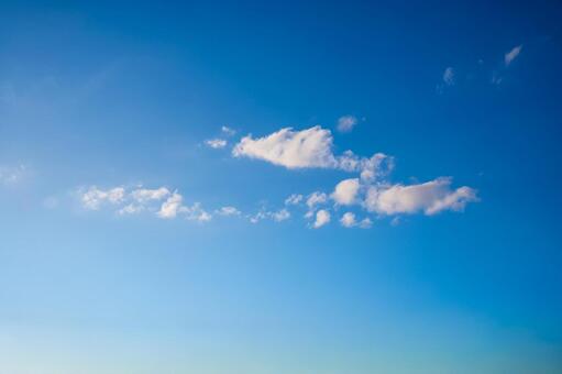 清々しい朝の青空 青空,空,天空の写真素材