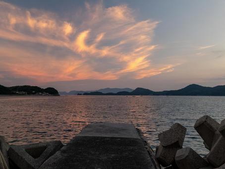 夕景 夕景 夕景,夕焼け,海の写真素材