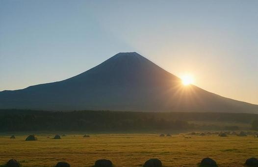 日の出 景色,空,絶景の写真素材