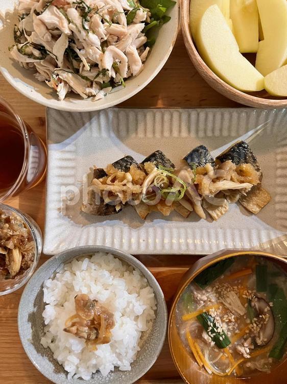 焼き鯖おろしポン酢定食 食事,ご飯,晩ごはんの写真素材