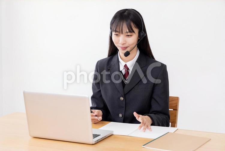 リモート授業を受ける女子高生 女性,女の子,女子高生の写真素材