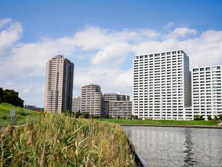 都内 隅田川沿いのマンション 都内 隅田川沿いのマンション 隅田川,荒川区,南千住の写真素材