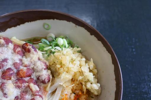 さぬきうどん店の金時豆天ぷらぶっかけの冷 さぬきうどん,さぬき,うどんの写真素材