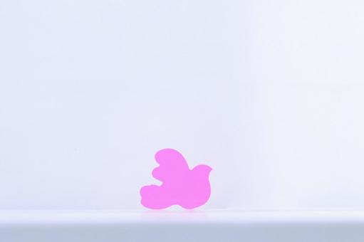 マゼンタの鳩のアクリルピース_2 マゼンタの鳩のアクリルピース_2 鳥,カラフル,ピースの写真素材
