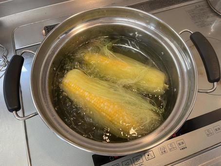 とうもろこし とうもろこし とうもろこし,コーン,鍋の写真素材