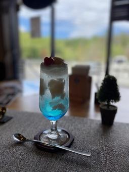 青いクリームソーダ2 クリームソーダ,青いクリームソーダ,レトロの写真素材