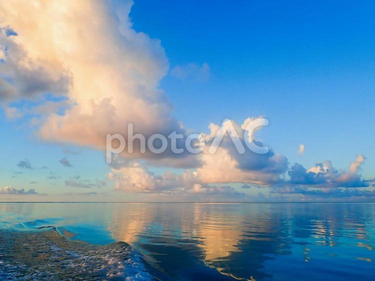 海上のから空の眺め 旅,たそがれ,海の写真素材