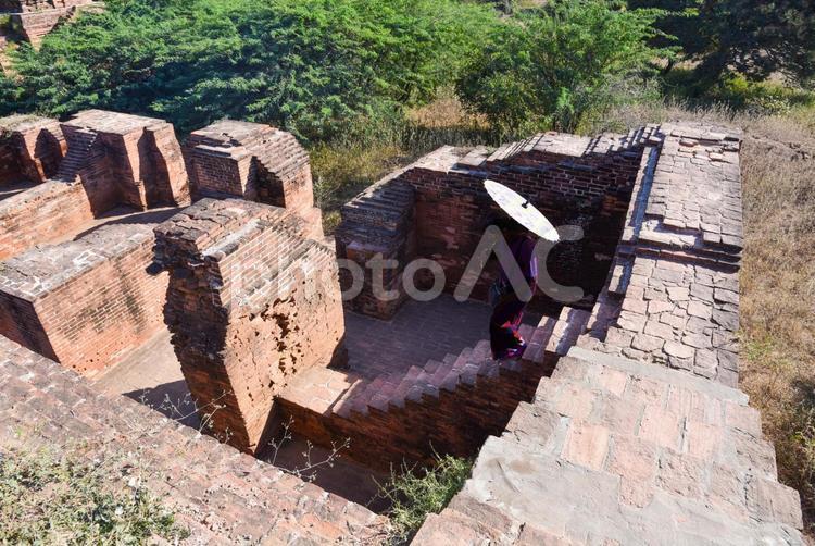 バガン遺跡のソーミンジー僧院跡の階段 ソーミンジー僧院,soemingyi,バガン遺跡の写真素材
