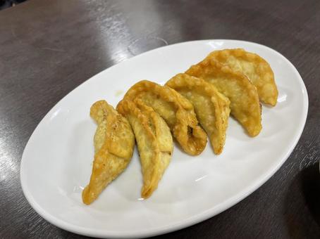 揚げ餃子 揚げ餃子の写真
