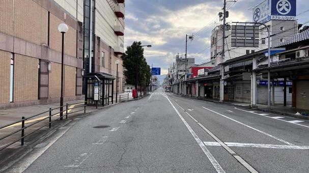 朝の豊岡市の大開通り1の写真