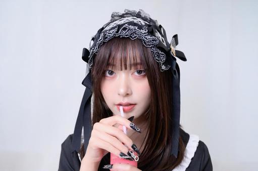 エナジードリンクを飲む地雷系女子 エナジードリンクを飲む地雷系女子 日本人,女性,エナジードリンクの写真素材