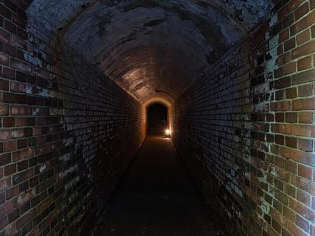 友ヶ島の砲台跡 友ヶ島の砲台跡 要塞,砲台跡,地下の写真素材