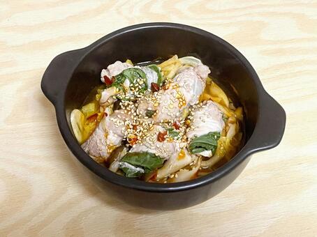 豚肉とエゴマの葉の辛味鍋 豚肉,豚バラ,肉の写真素材