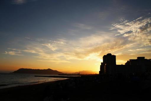 函館山と美しい夕焼け 函館山と美しい夕焼けの写真